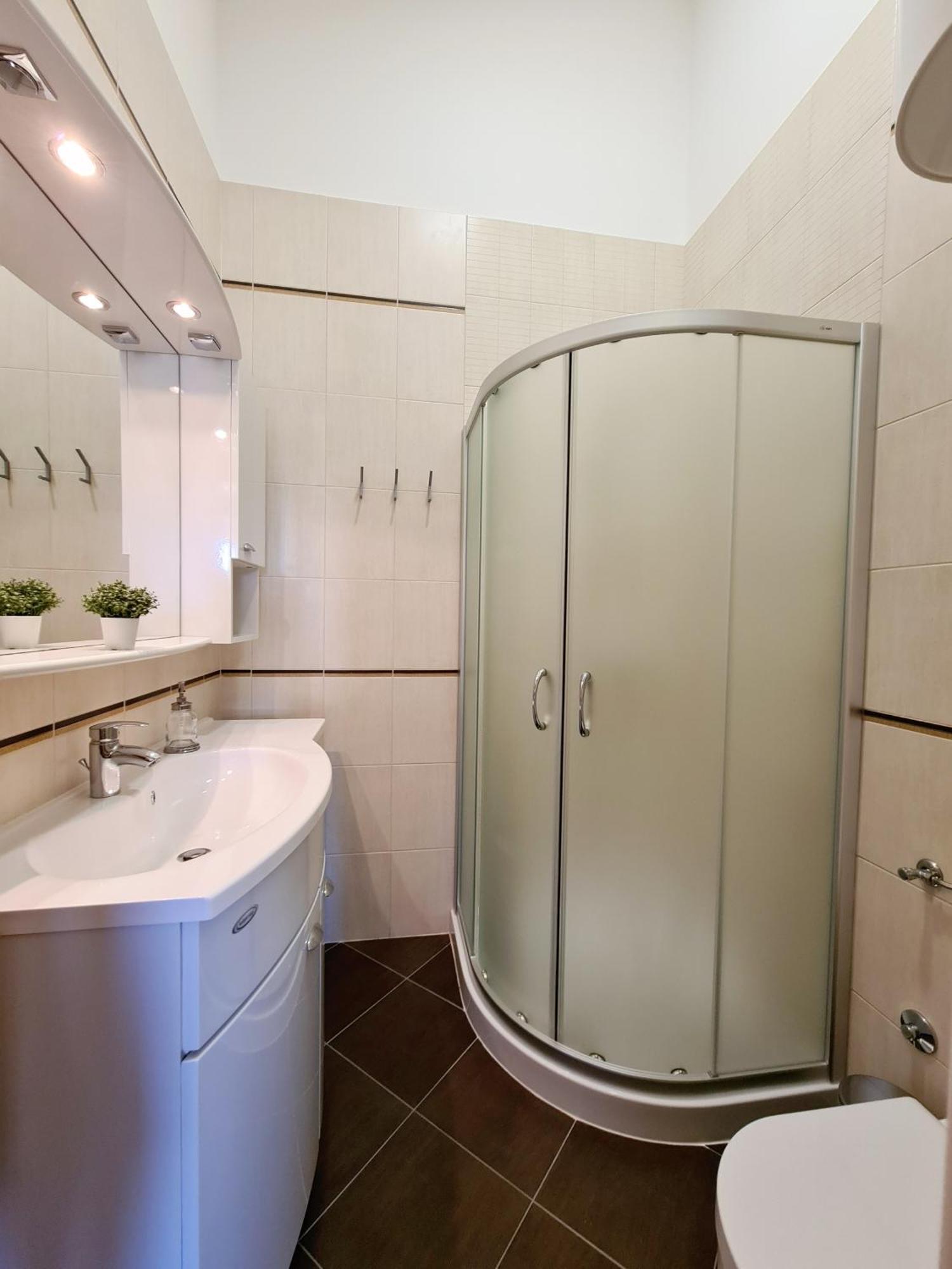 Orkula Apartments Pašman 部屋 写真